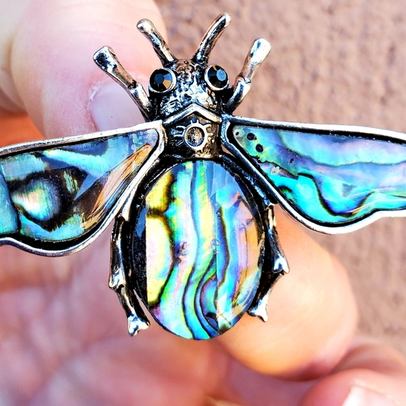 New Abalone Shell Bee Pin Brooch. - Picture 13 of 15